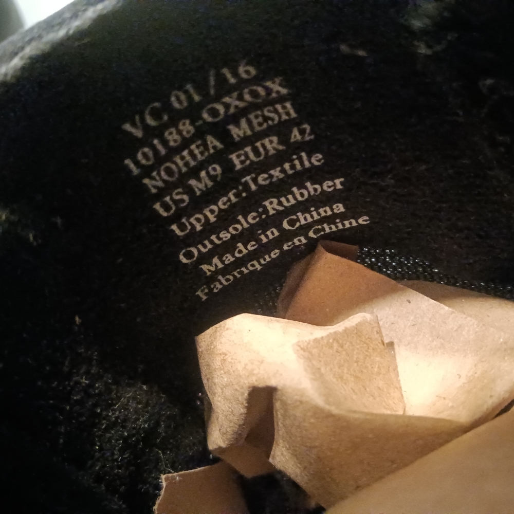 Shoes - Picture 7 of 9